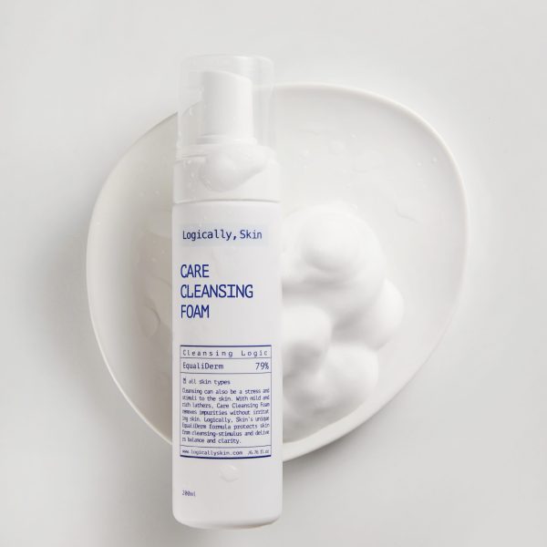 로지컬리스킨_케어클렌징폼_연출컷2