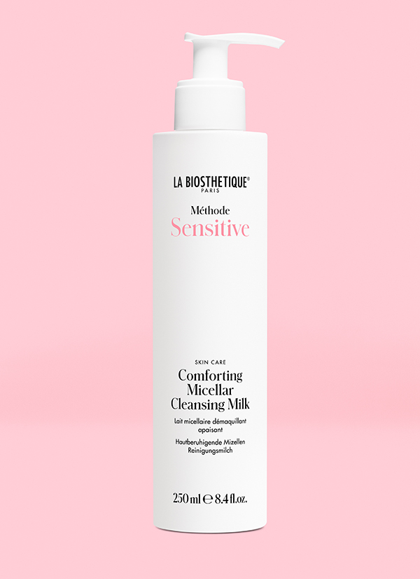 Skin-M-Sensitive-003532-Comforting-Micellar-Cleansing-Milk-250ml-C1-25-sRGB-NL-Colour-BG-0724